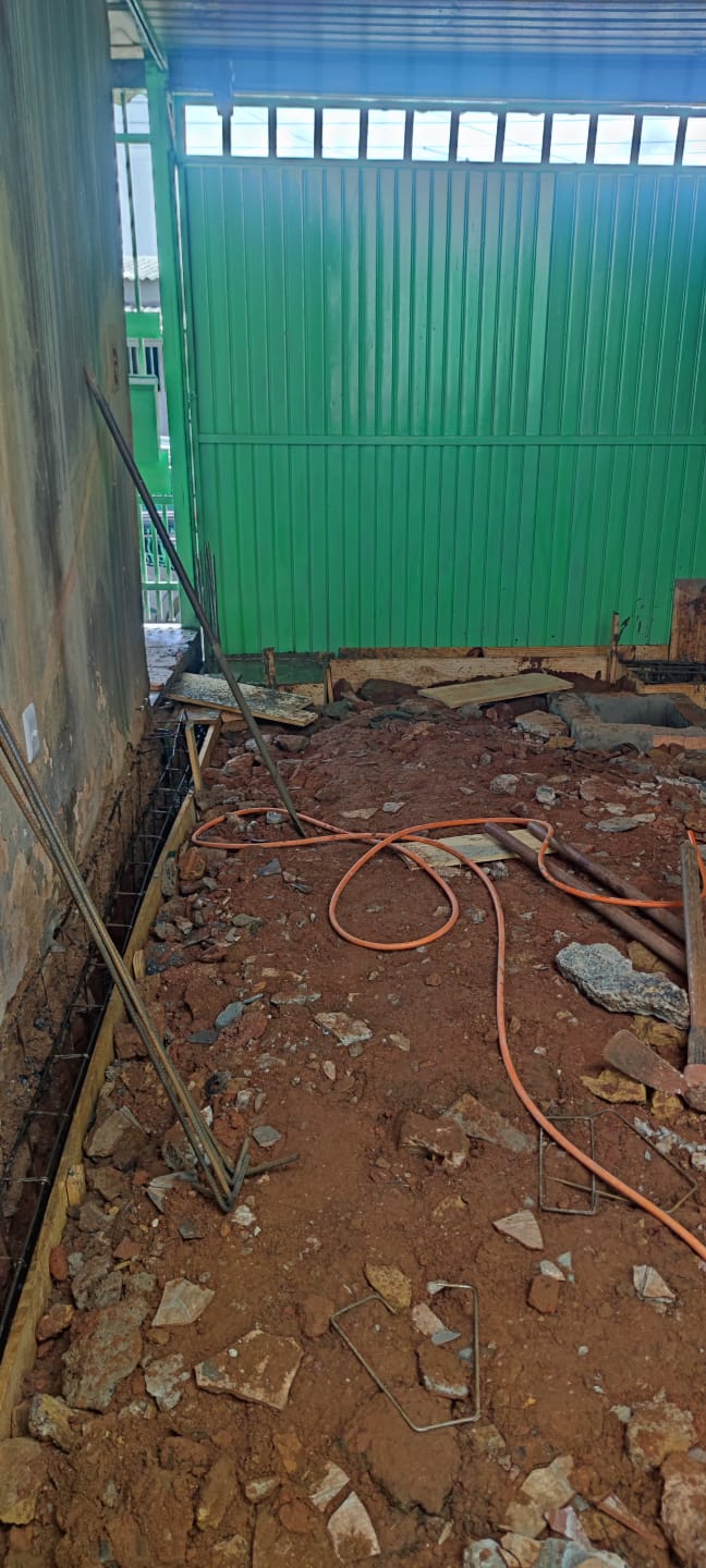 Fundação com Viga Baldrame e Estrutura de Ferragem